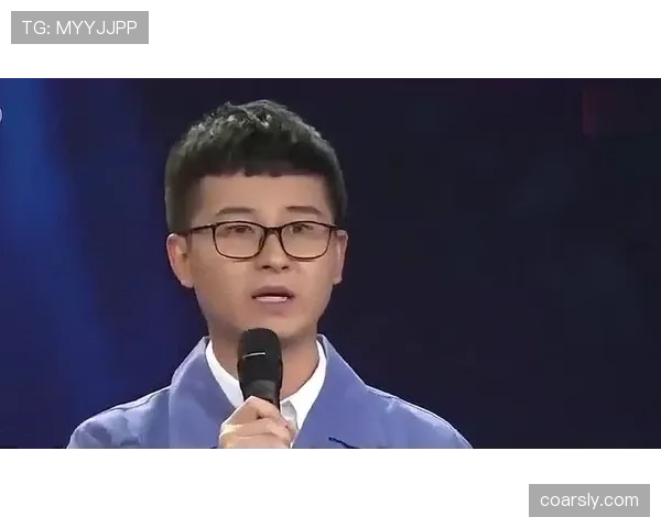鲍春来平时看着接地气，可掏钱包那一刹那我就知道他不是普通人